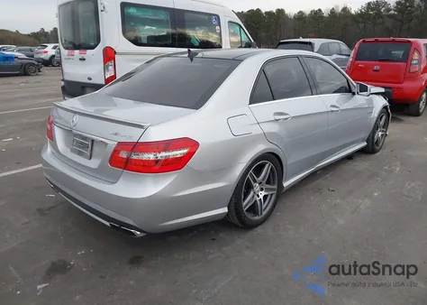 2010 Mercedes-Benz E 63 Amg z USA, uszkodzony, nr VIN WDDHF7HB1AA138325